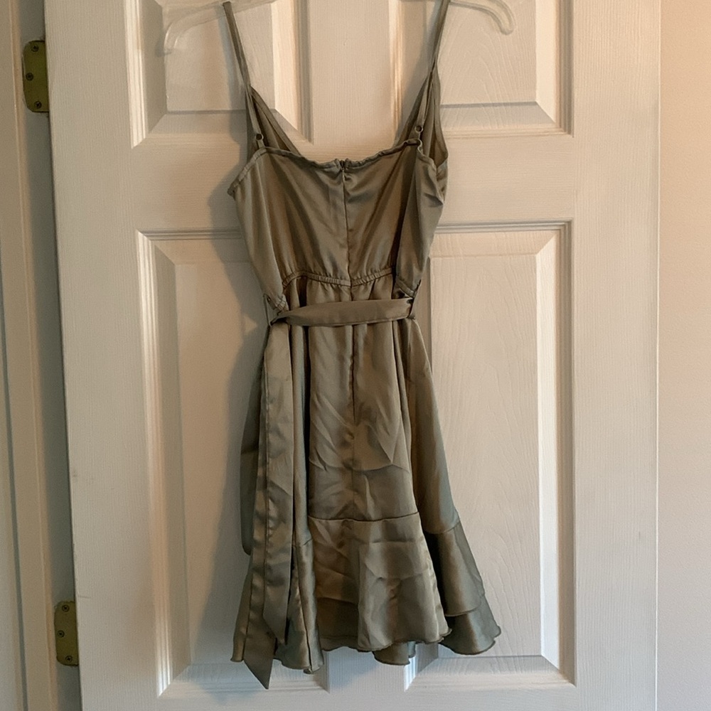 dress - Picture 3 of 3